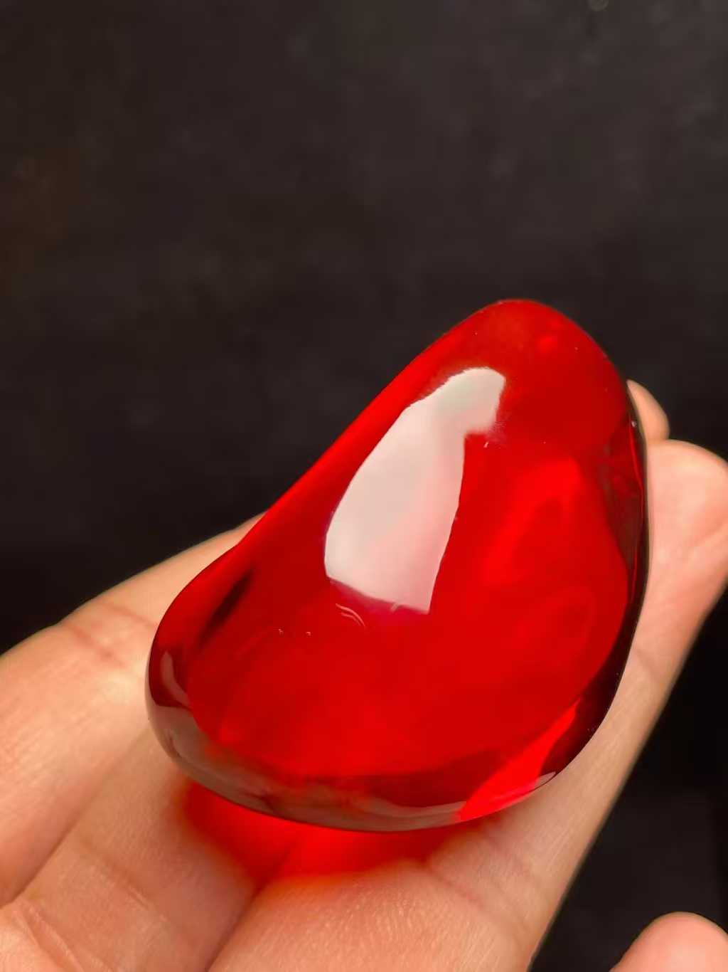 Red amber amber(burmite)