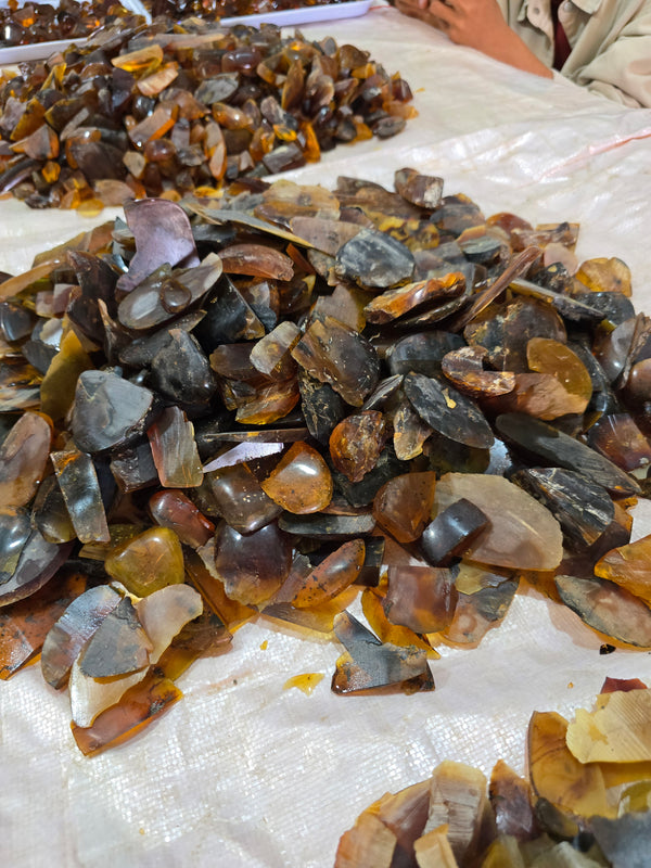 Bulk Raw Amber Fragments – Loose Natural Gemstone Flakes for Artisans A1009