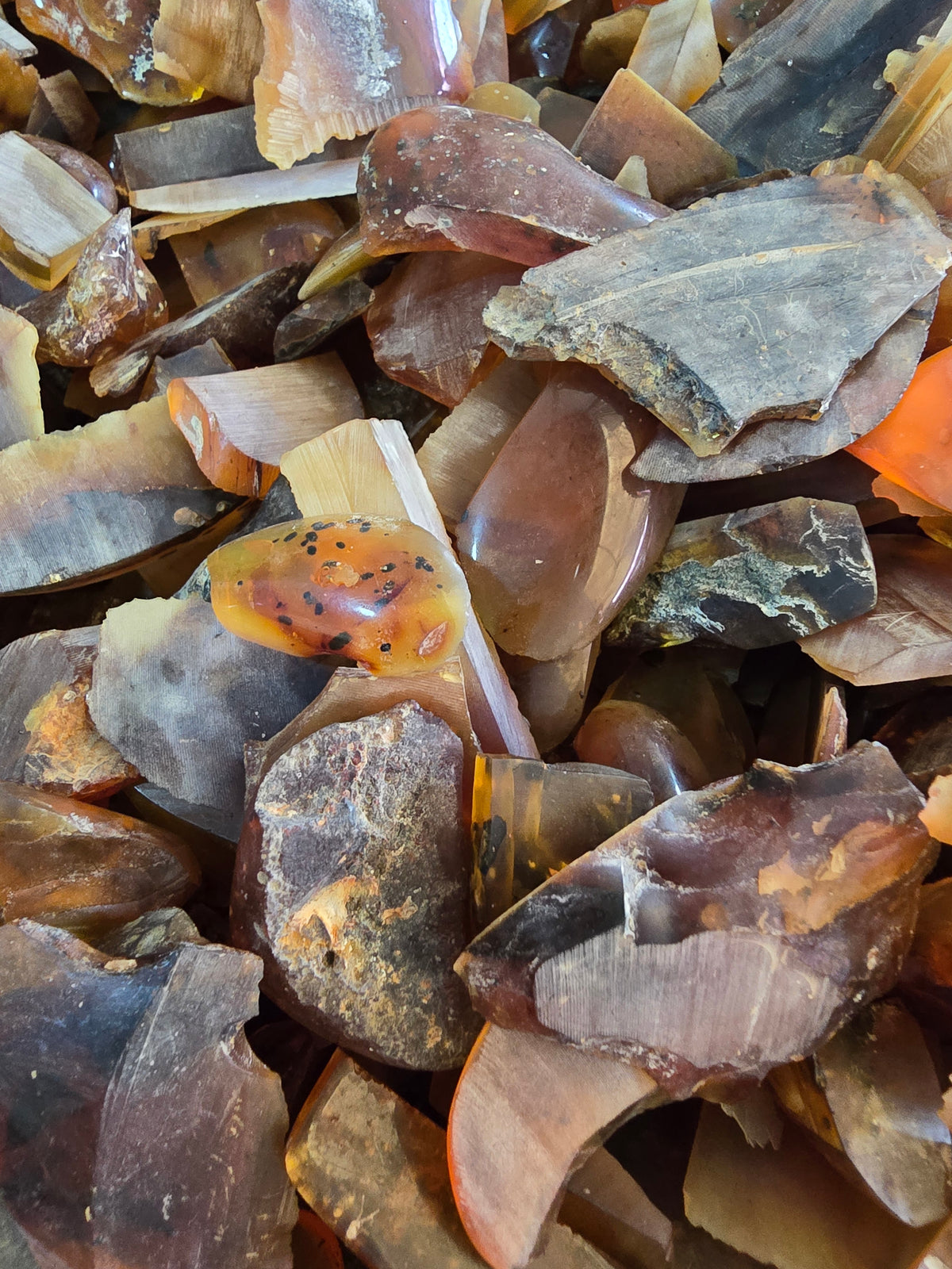 Bulk Raw Amber Fragments – Loose Natural Gemstone Flakes for Artisans A1009