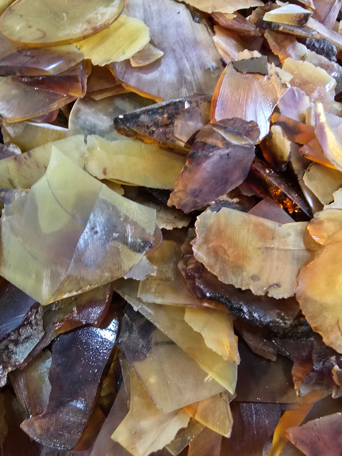 Bulk Raw Amber Fragments – Loose Natural Gemstone Flakes for Artisans A1009