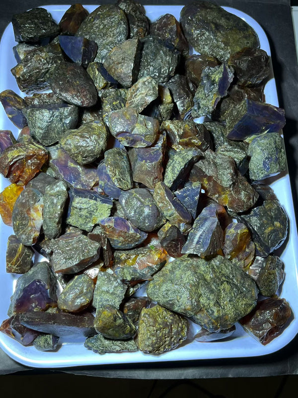 Raw Burmese Amber Specimen – Cretaceous Burmite with Natural Split Face Window A1010