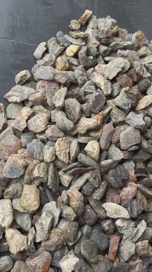 Raw Burmese amber(burmite) Stones A1007